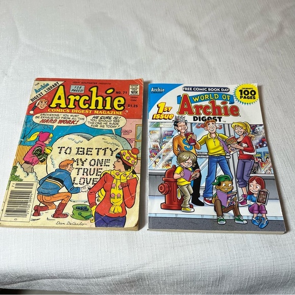 Archie Comics Digest Magazine Pair - Picture 2 of 8